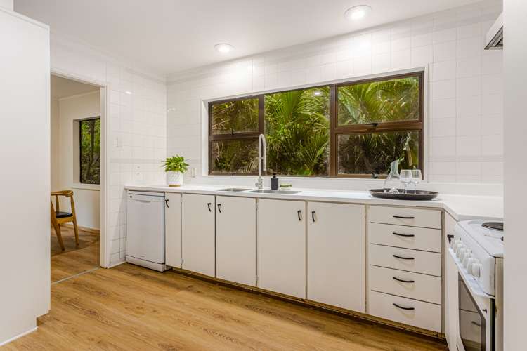 56 Tanekaha Road Titirangi_11