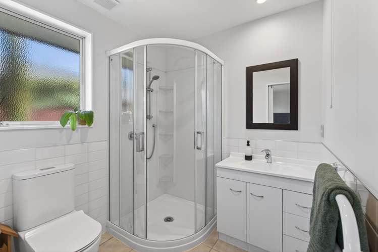 17 School Lane Kirwee_11