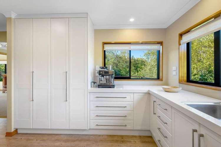 102 Tricketts Road_4