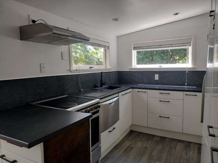7 Mangatoetoe Street 10511_1