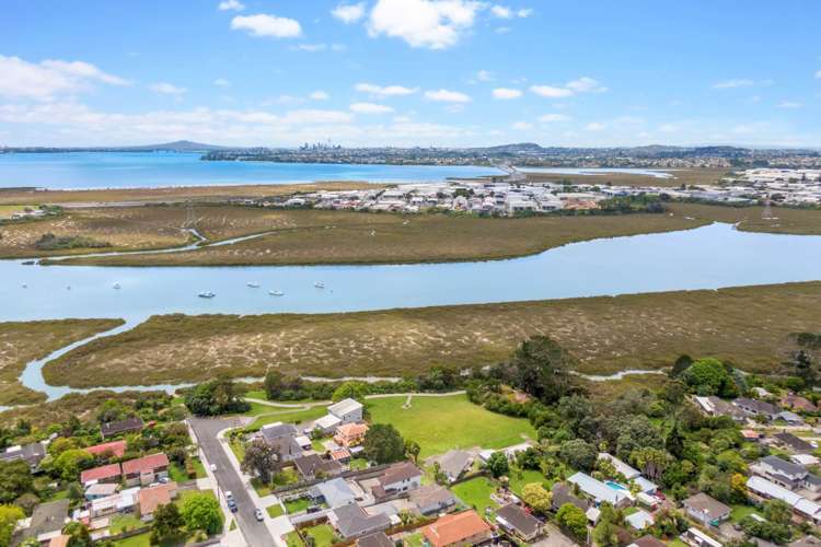 103b Roberts Road Te Atatu South_24