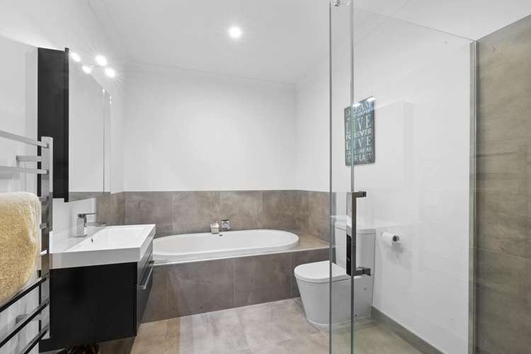 438 Mangorei Road Highlands Park_17