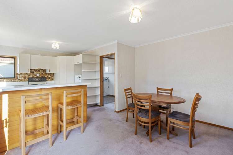 2/50 Ambleside Drive Burnside_5