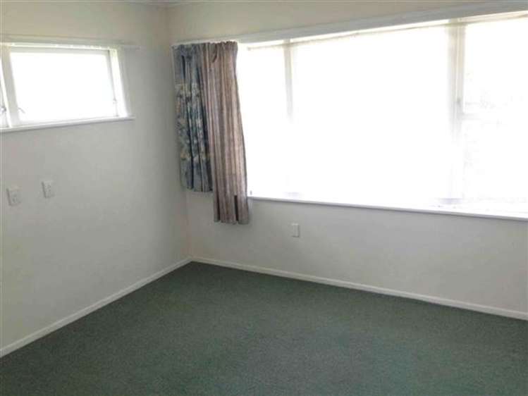 1/27 Castaing Crescent Te Atatu South_5