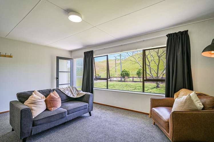 1655 Middle Road Poukawa_13