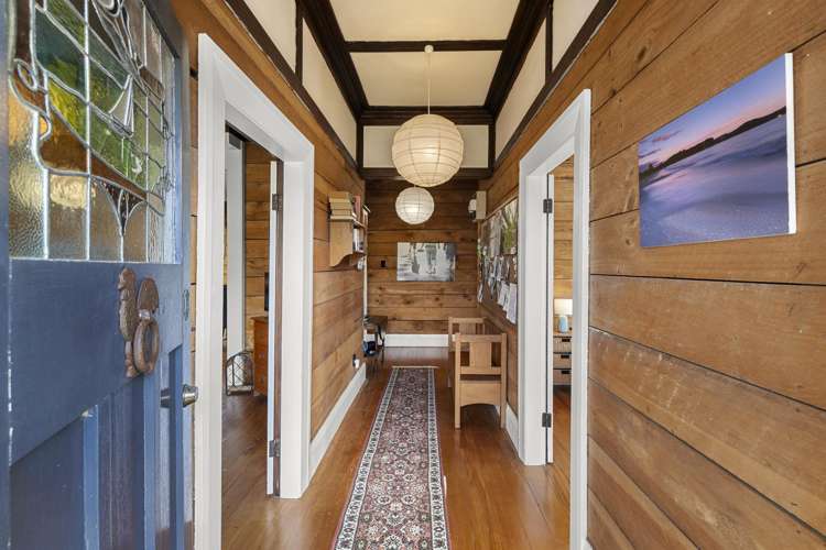 22 Wallis Street Raglan_2