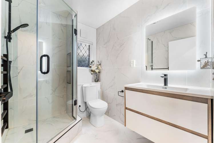 2/113 Pupuke Road Northcote_17