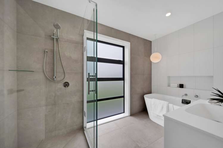 13 Thomason Road Egmont Village_16