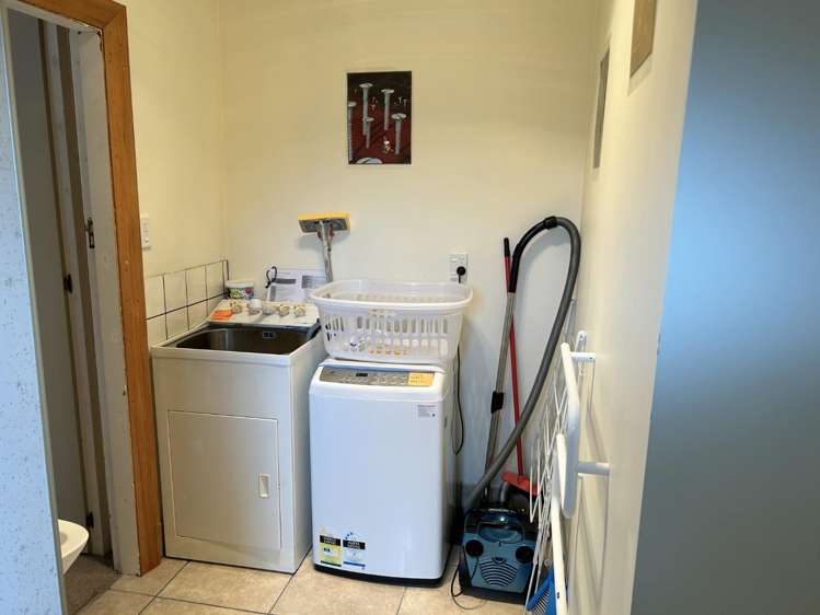 2/5 Joyce Cres 10446_13