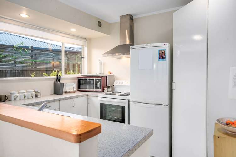 11 Vining Crescent Stoke_5