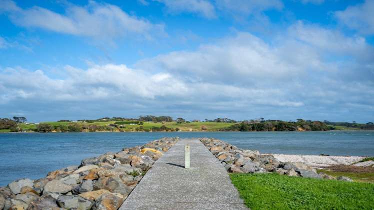 36 Korowhiti Road Clarks Beach_9