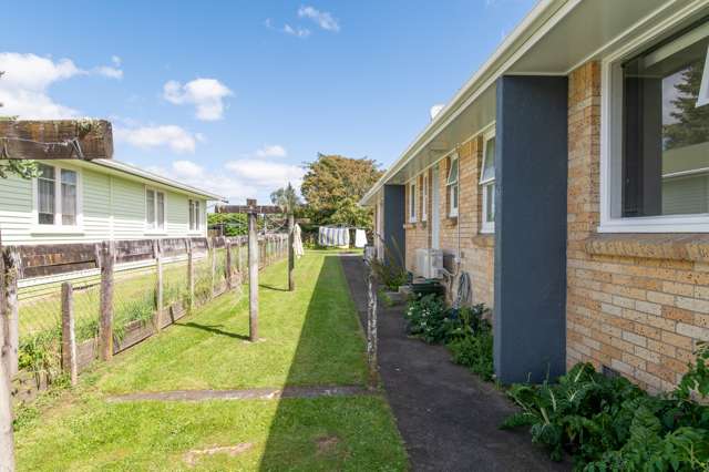 33-/37 John Street Tokoroa_4