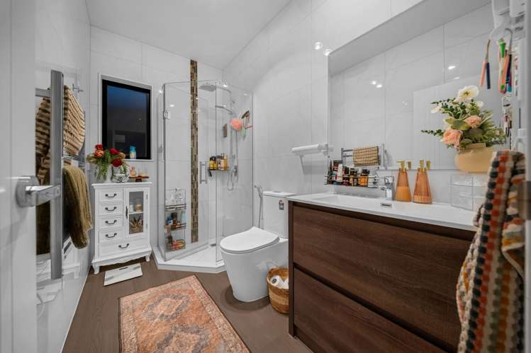 16 Lime Hill Rise Flat Bush_35