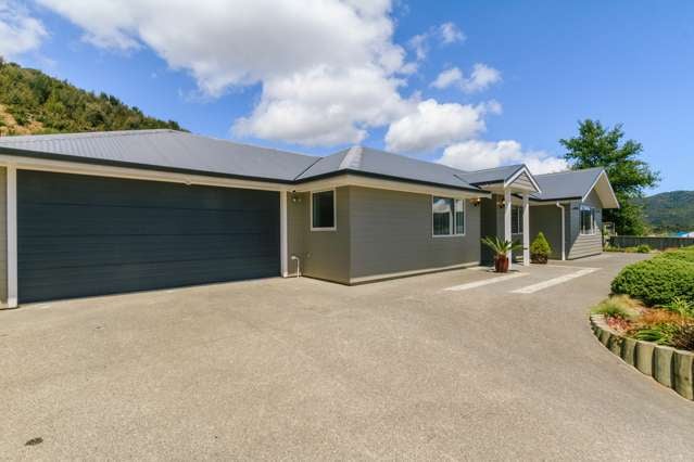 46 Ruthven Road Wainuiomata_1