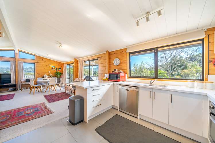 213a Whites Line East Waiwhetu_7