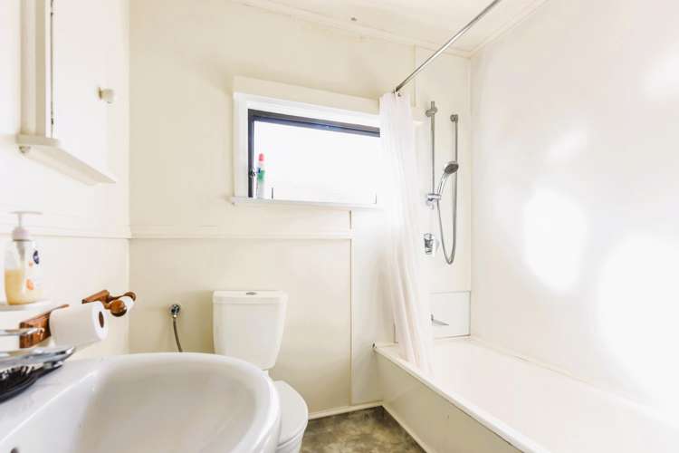 5 Maitland Avenue Stoke_8