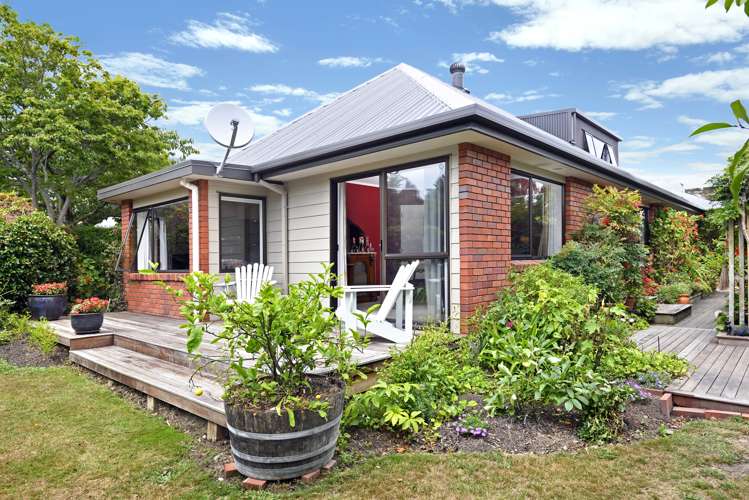 21 Farnham Drive Richmond_18