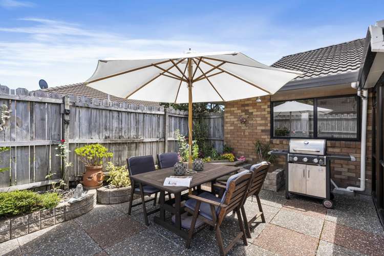 1/6 Marbeth Court Botany Downs_16