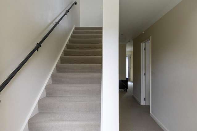 31 Chateau Crescent Rangatira Park_3