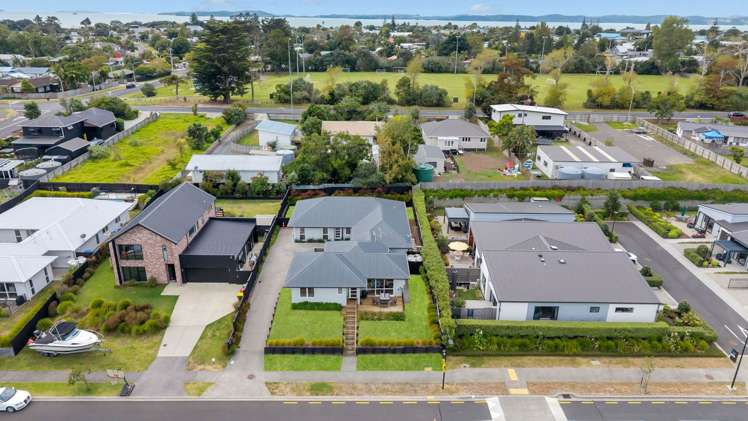 8 Seventh View Avenue Beachlands_20