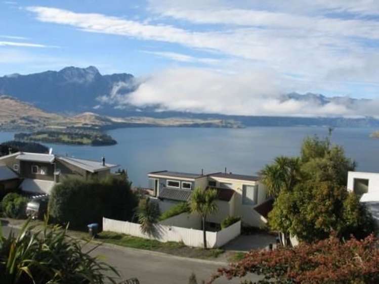 4b Von Place Fernhill/Sunshine Bay_4