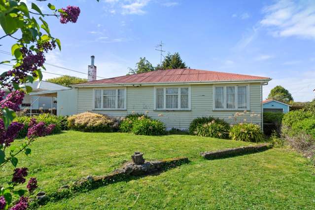 Charming 1950s Gem with Endless Potential