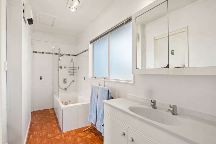 64 Titoki Street Te Atatu Peninsula_11