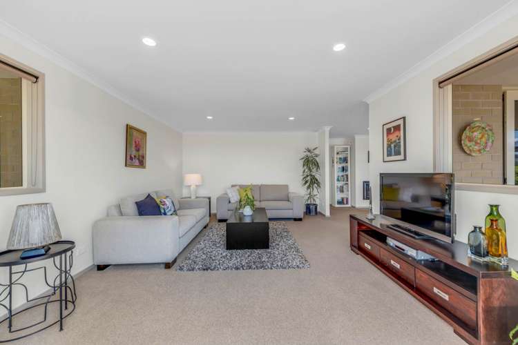 7 Intrepid Crescent Beachlands_14