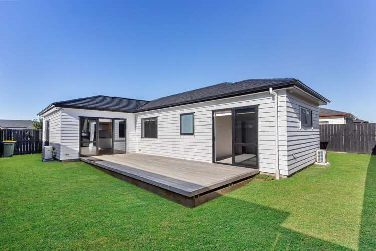 6 Castlepoint Avenue Takanini_18