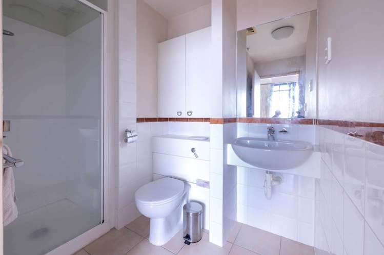 9k/14 Waterloo Quadrant Auckland Central_5