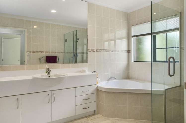 2 Beach Road Mellons Bay_15