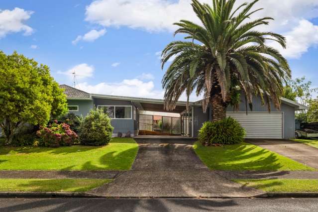 4 BEDROOM HOME PLUS 1 BEDROOM FLAT!!!! ON 957sqm