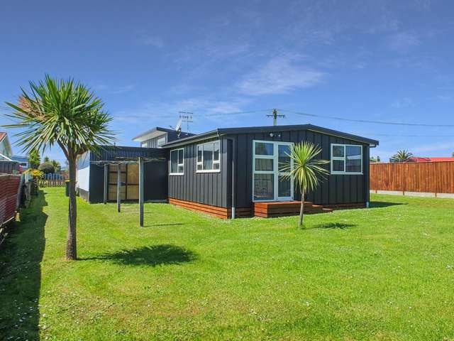 1 Andresen Street Foxton Beach_2