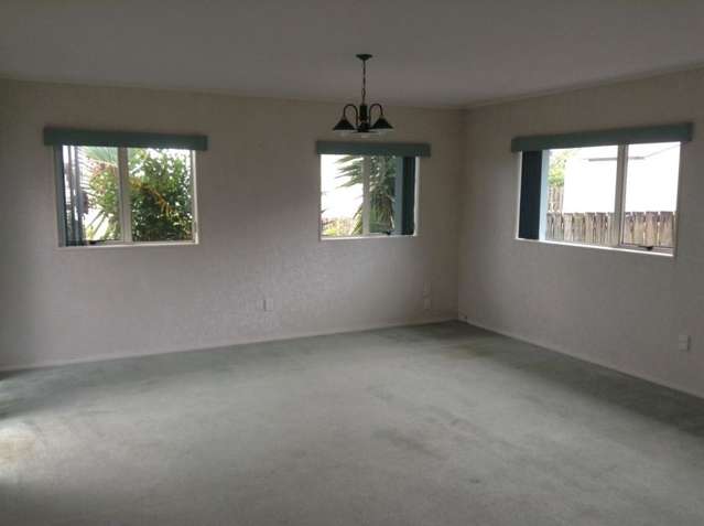 63a Clayburn Road Glen Eden_2