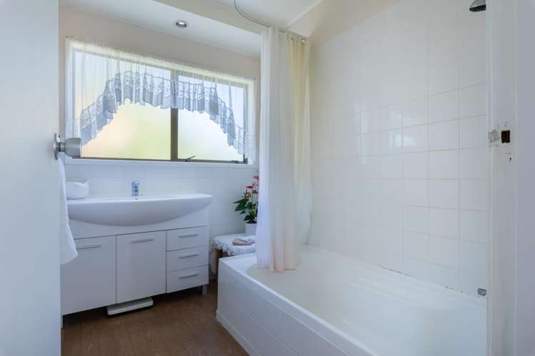 17 Adam Sunde Place Glen Eden_9