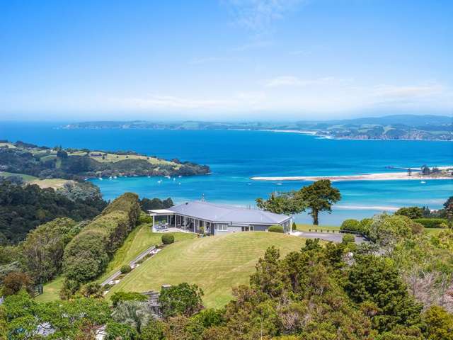 Hawks Nest - Elevated Coastal Perfection