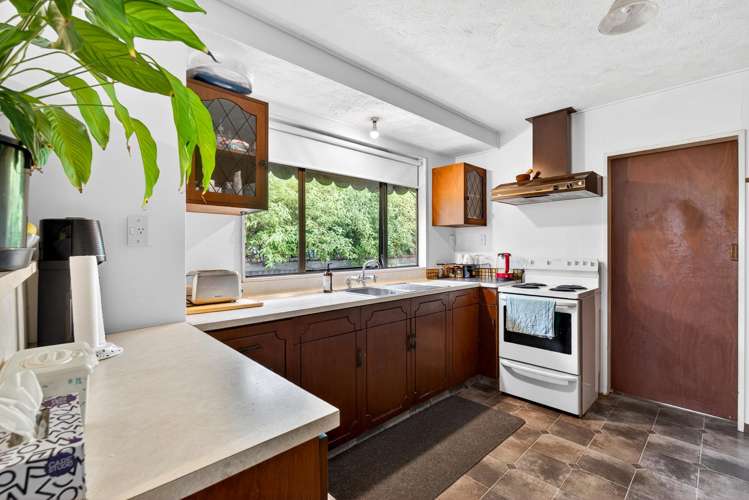 2A Read Crescent Clive_11