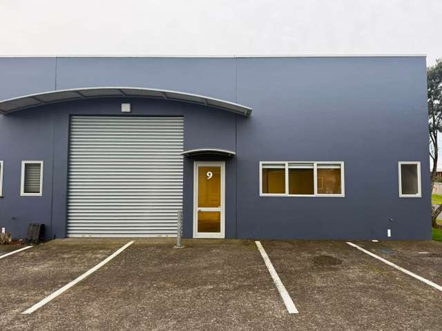 RECENTLY REVONATED INDUSTRIAL UNIT