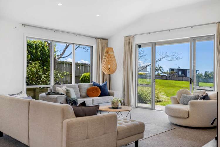9 Intrepid Crescent Beachlands_4