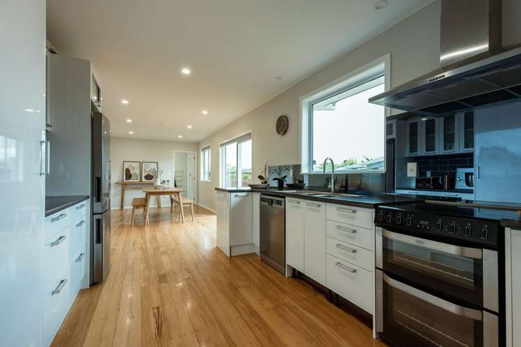 4 Swift Place Leamington_2