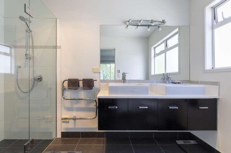 142 Victory Drive Wharewaka_13