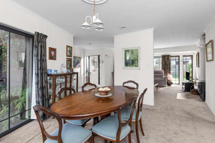 8 Bishops Close Greenmeadows_14