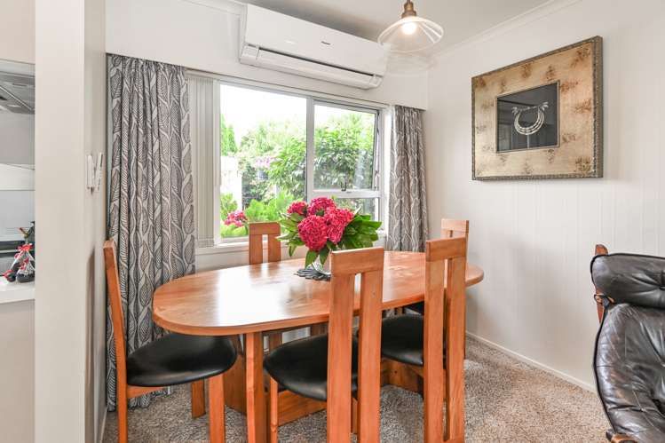 2/90 Napier Road Havelock North_6