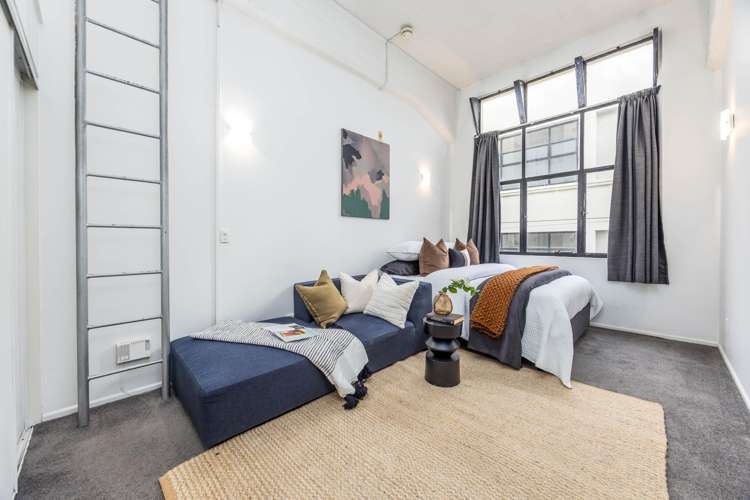 2F/11 Durham Street East_0