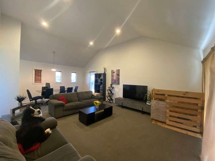 2/75 Garreg Road Bryndwr_2