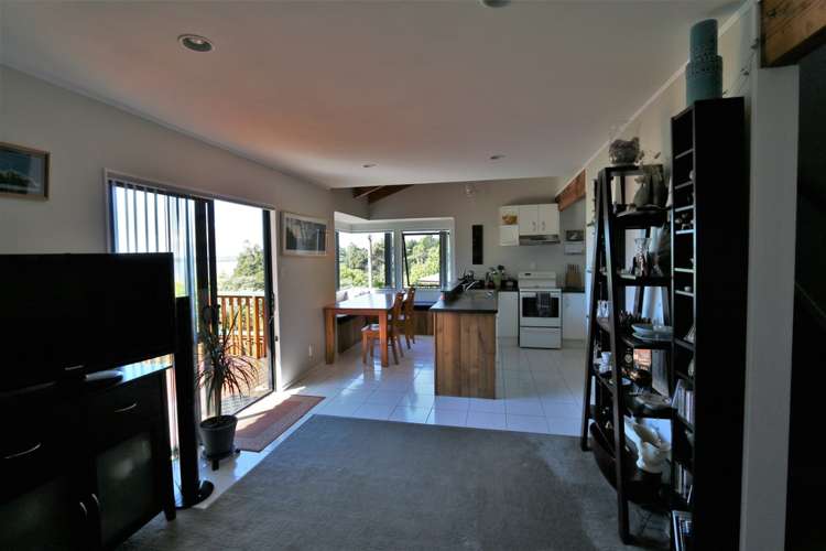 7 Kauri Point Road Laingholm_5