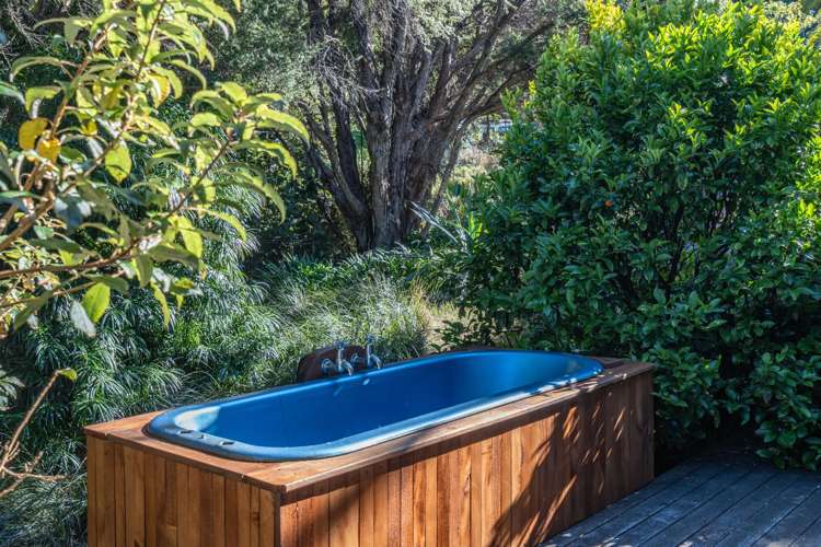 210A Bells Road Takamatua_17