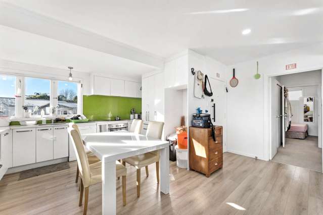 74 McLeod Road Te Atatu South_3