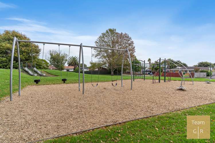 2/11 Tulloch Place Conifer Grove_16