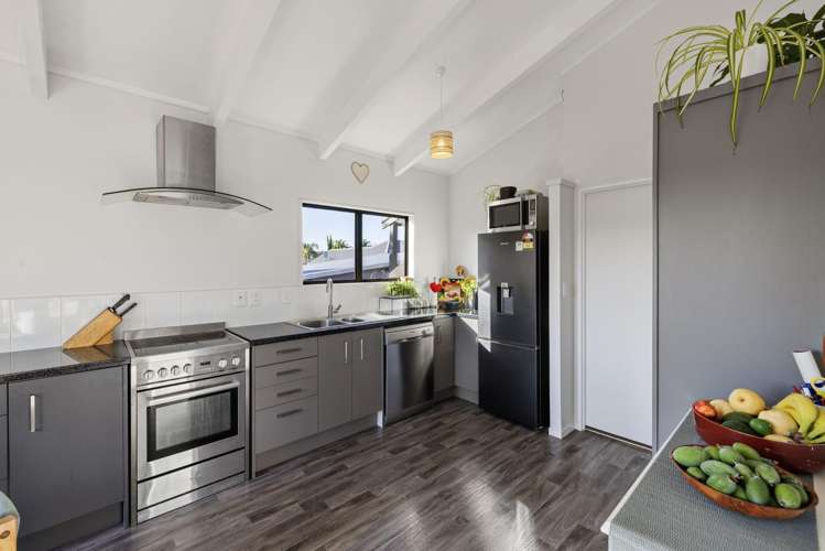 56 Heron Avenue East Matua_1